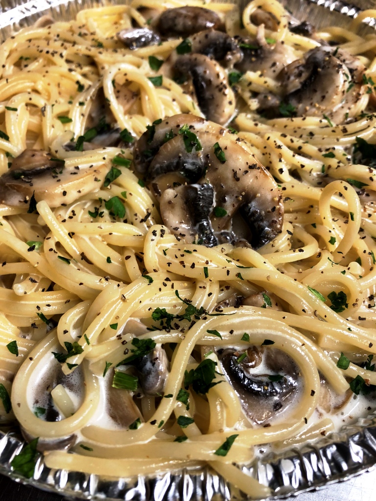 SPAGHETTI CARBONARA MUSHROOM in creamy sauce {no bacon} £8.75